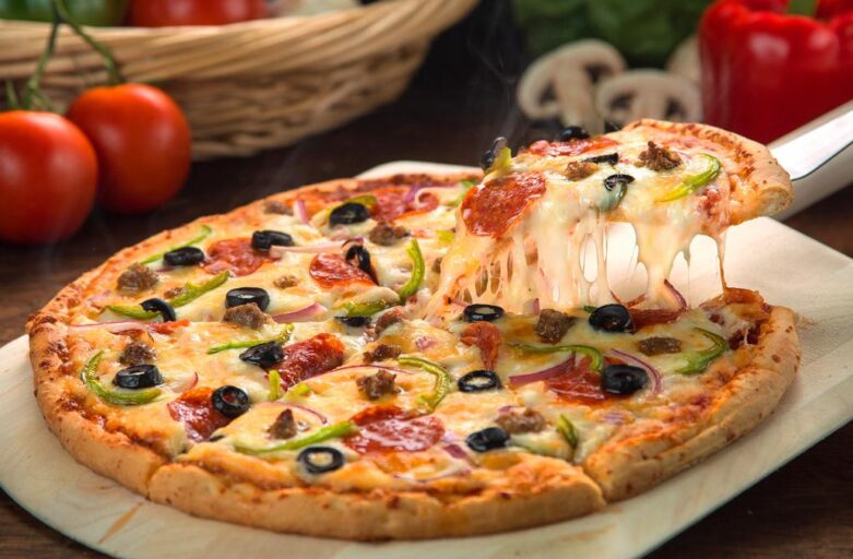 Rahasia Pizza Pinggiran Isi Lumer di Mulut, Cuma Butuh Bahan Sederhana